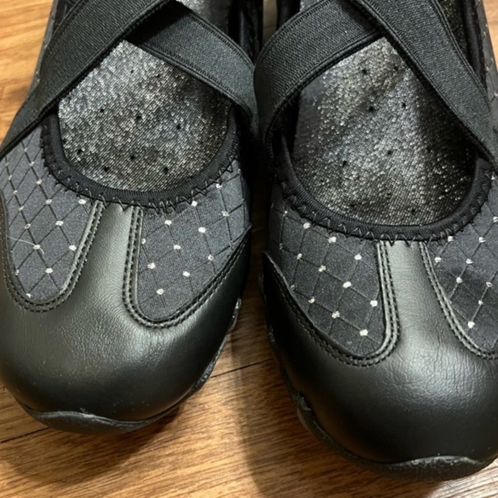 Sketchers Mary Jane Black w/ silver is embellishments. NWOT, 8 - Picture 2 of 5